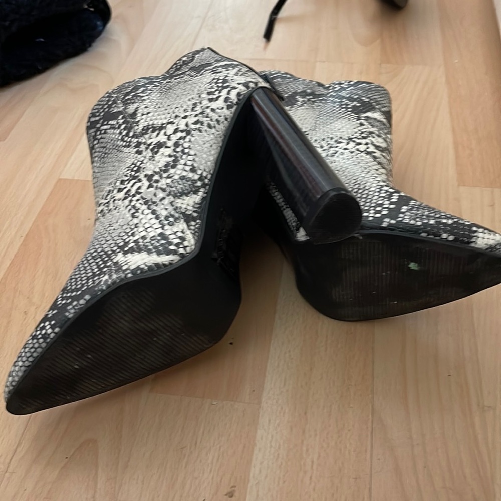 Boots Ankle By Qupid Size: 7